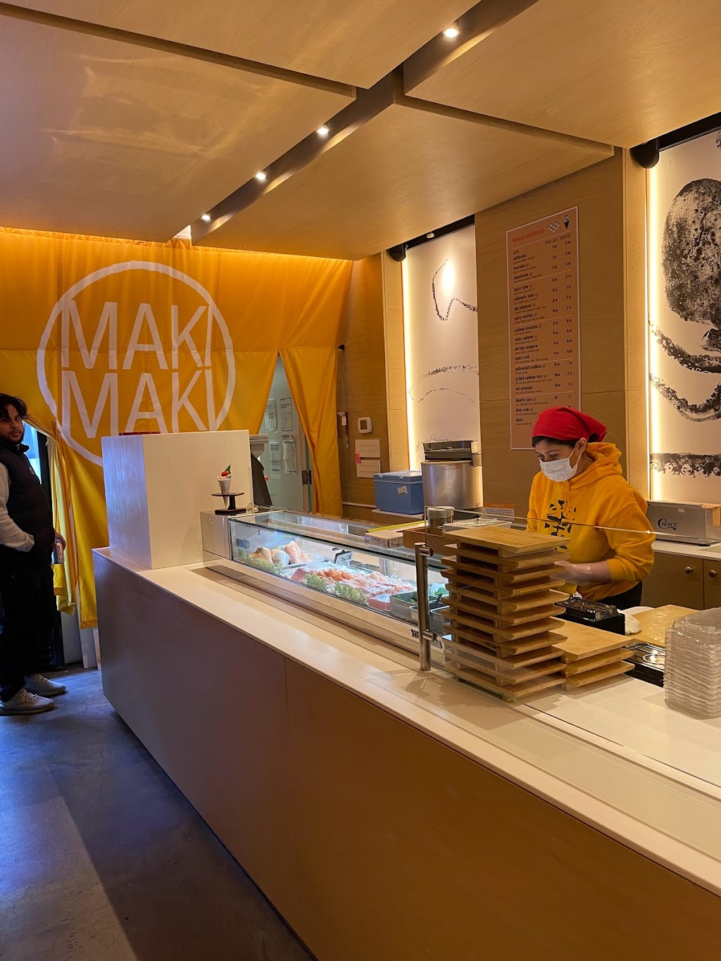 MakiMaki Sushi | restaurant | 1369 6th Ave, New York, NY 10019, USA | 2122454550 OR +1 212-245-4550