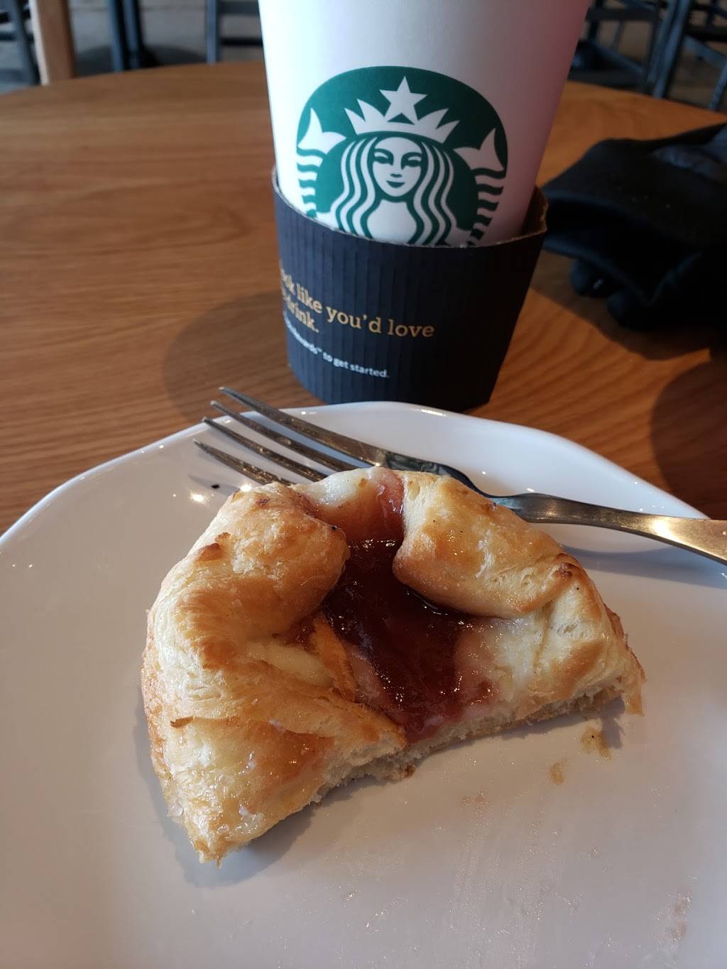 Starbucks | cafe | 1014 E Hickman Rd #100, Waukee, IA 50263, USA | 5159872886 OR +1 515-987-2886