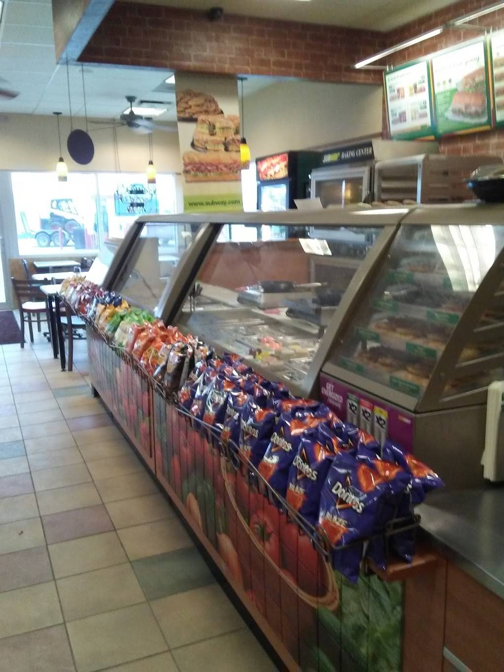Subway | meal takeaway | 17605 Hwy Z, Dearborn, MO 64439, USA | 8169923703 OR +1 816-992-3703