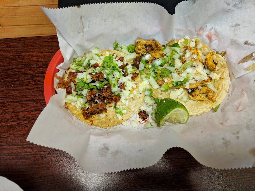 El Paisano | restaurant | 100 N Glenview Dr, Carbondale, IL 62901, USA | 6183518159 OR +1 618-351-8159