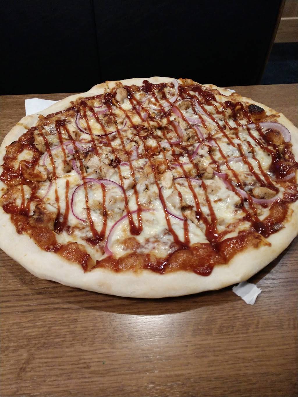E&D Pizza Company | restaurant | 200 W Main St, Avon, CT 06001, USA | 8602557360 OR +1 860-255-7360