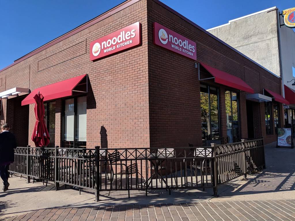 Noodles and Company | restaurant | 8 W 8th St, Lawrence, KS 66044, USA | 7858414300 OR +1 785-841-4300