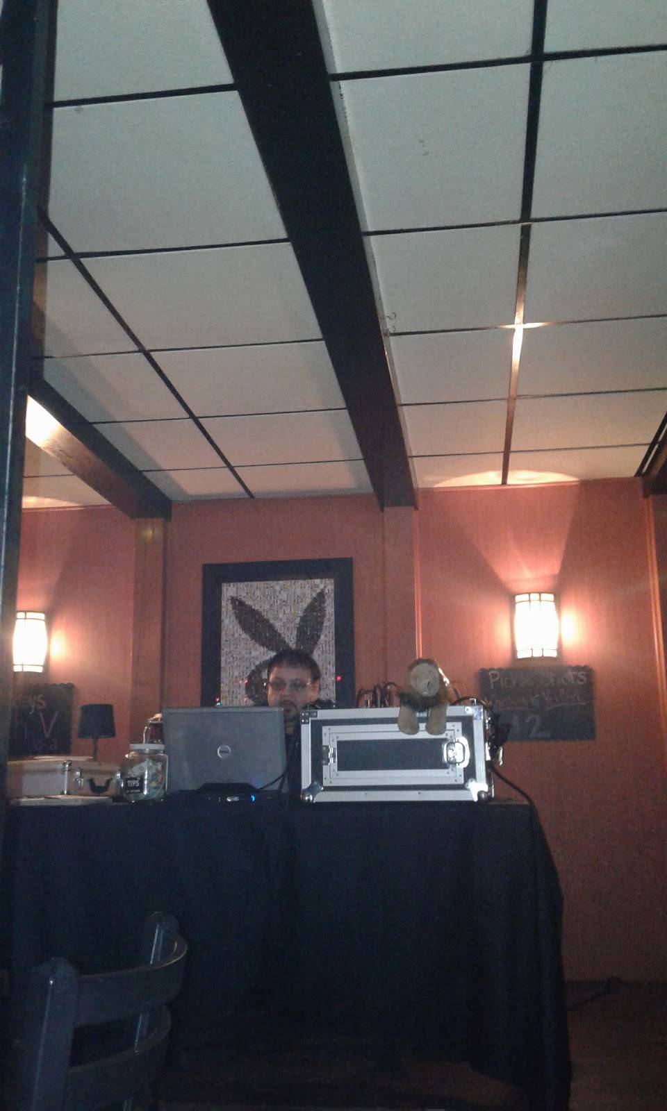 Bunnys Lounge | restaurant | 720 Alter St, Hazleton, PA 18201, USA | 5704549167 OR +1 570-454-9167
