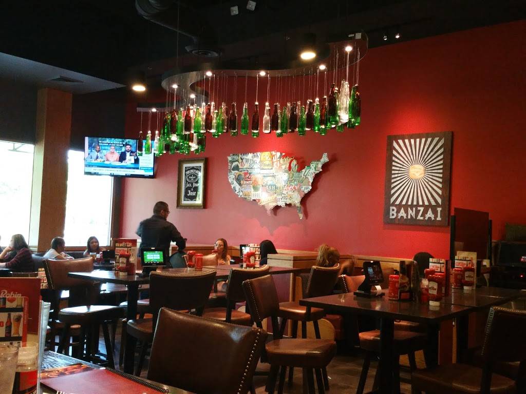 Red Robin Gourmet Burgers and Brews | restaurant | 3385 W Shaw Ave, Fresno, CA 93711, USA | 5592301868 OR +1 559-230-1868