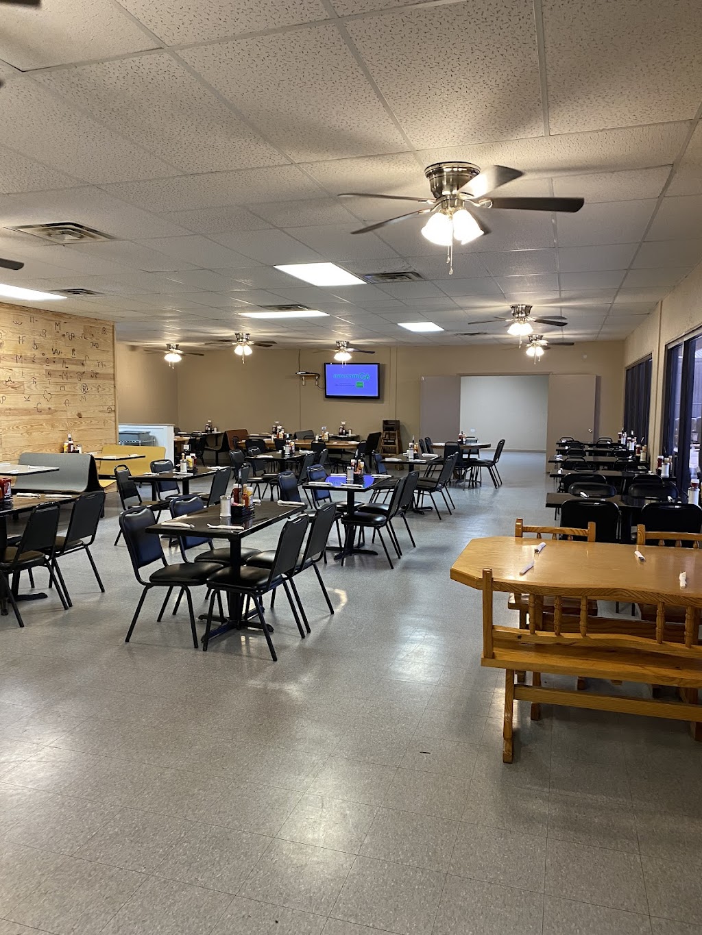 Cub Country Cafe | restaurant | 1128 W Main St, Olney, TX 76374, USA | 9405645557 OR +1 940-564-5557