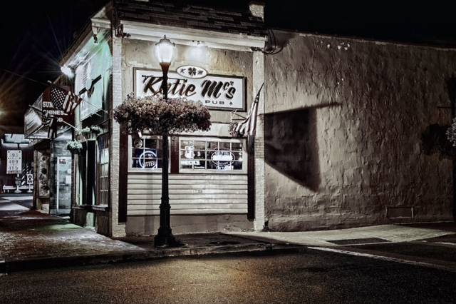 Katie Mcs Irish Pub | restaurant | 397 New York Ave, Huntington, NY 11743, USA