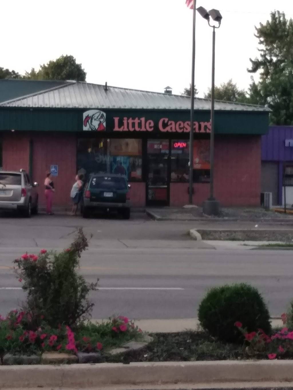 Little Caesars Pizza | meal takeaway | 2142 E Main St, Springfield, OH 45503, USA | 9373253355 OR +1 937-325-3355