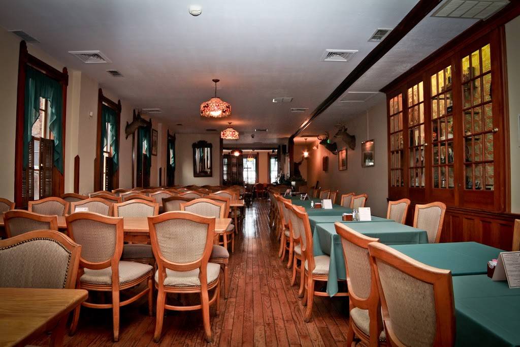 The Irish Lion Restaurant & Pub | restaurant | 212 W Kirkwood Ave, Bloomington, IN 47404, USA | 8123369076 OR +1 812-336-9076