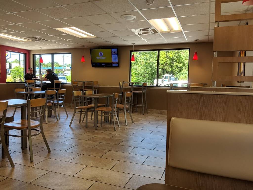 Burger King | restaurant | 2076 NY-208, Montgomery, NY 12549, USA | 8454579428 OR +1 845-457-9428