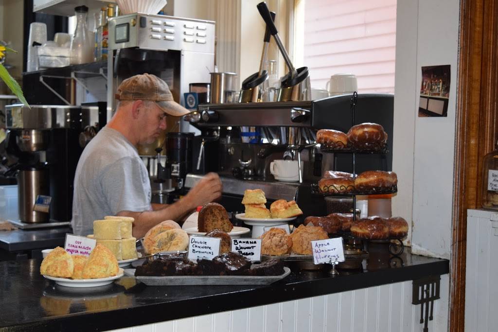 Boynton-McKay Food Co. | restaurant | 30 Main St, Camden, ME 04843, USA | 2072362465 OR +1 207-236-2465
