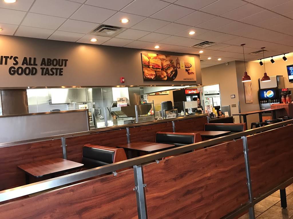 Penn Station East Coast Subs | meal takeaway | 110 Needmore Rd A, Clarksville, TN 37043, USA | 9315383616 OR +1 931-538-3616