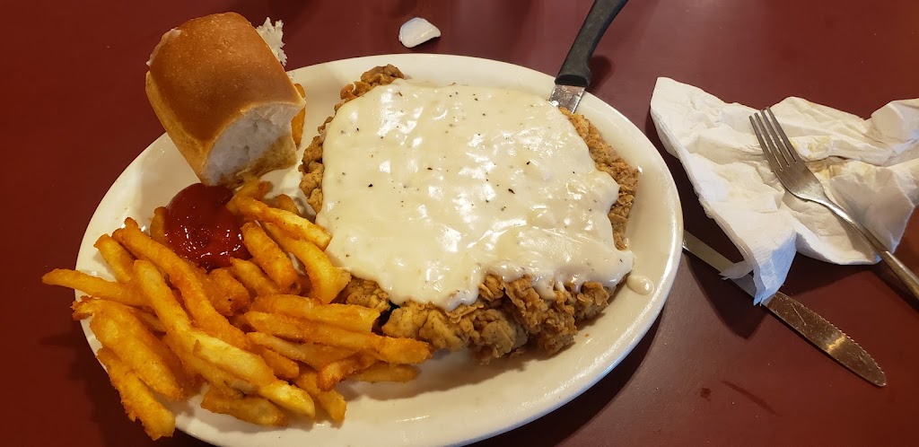 Willow Creek Cafe & Club | restaurant | 106 Fort McKavitt St, Mason, TX 76856, USA | 3253476124 OR +1 325-347-6124