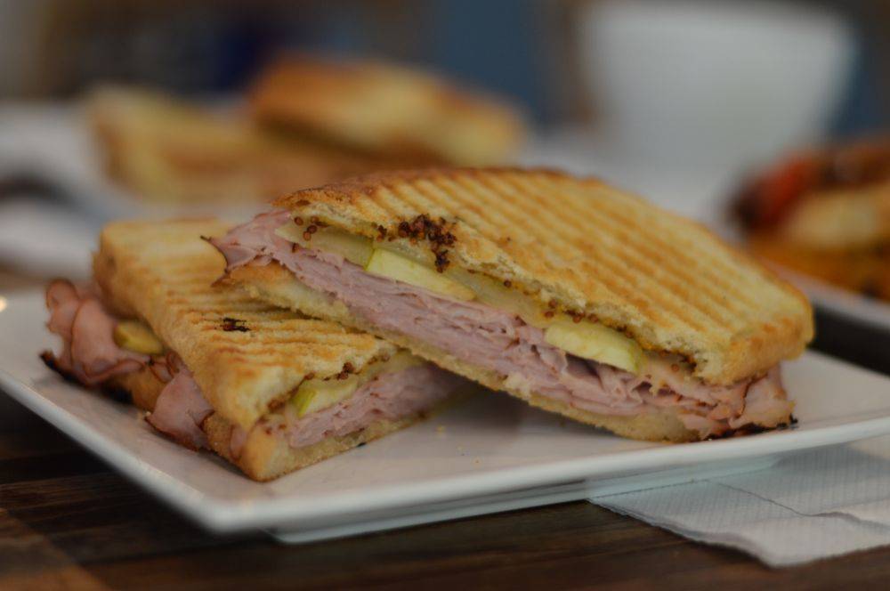 Denim Coffee | bakery | 1 S Hanover St, Carlisle, PA 17013, USA | 7173826104 OR +1 717-382-6104