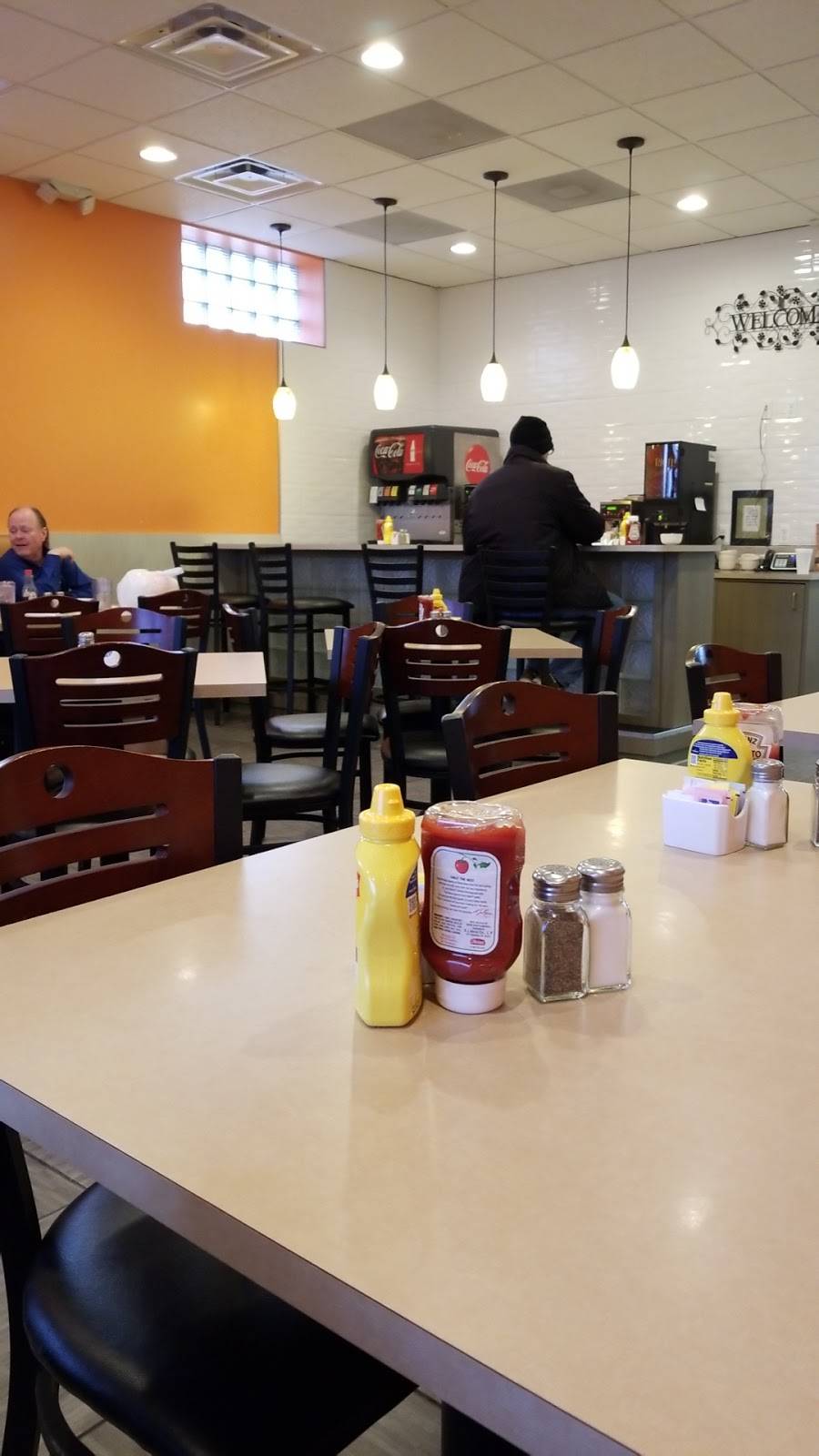 Gjenas Grill | restaurant | 14984 E 10 Mile Rd, Warren, MI 48089, USA | 5868595491 OR +1 586-859-5491