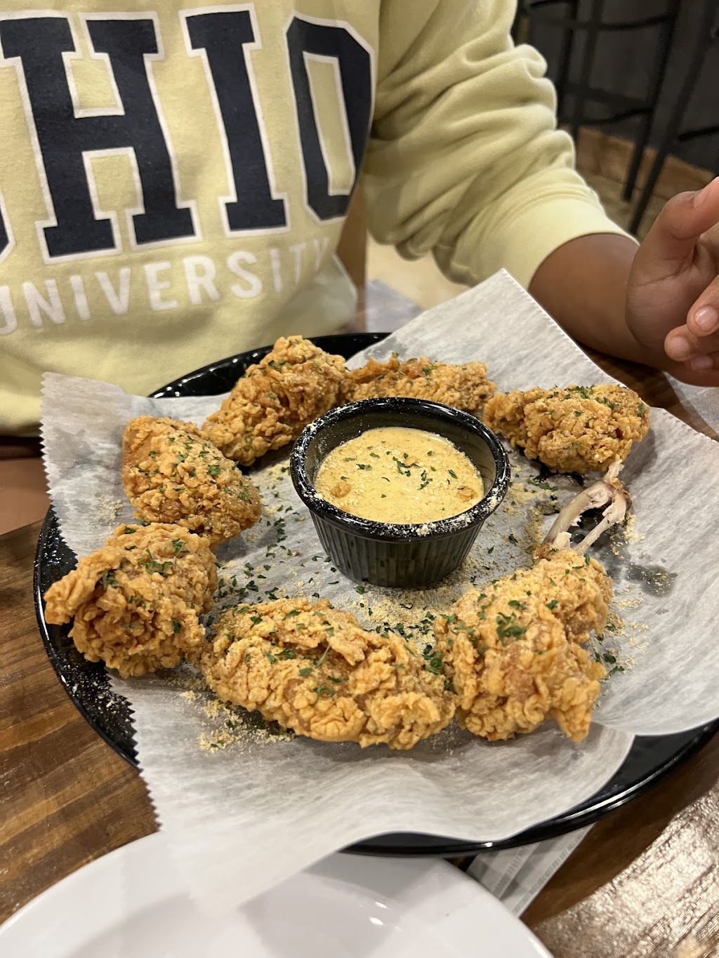 CM Chicken 1510 Cross Creeks Blvd, Pickerington, OH 43147, USA