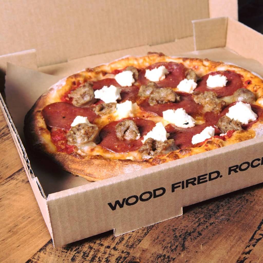 The Rock Wood Fired Pizza | restaurant | 2420 Columbia House Blvd, Vancouver, WA 98661, USA | 3606957625 OR +1 360-695-7625