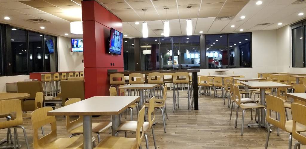 Wendys | restaurant | 600 Rye Beach Rd, Huron, OH 44839, USA | 4194332849 OR +1 419-433-2849