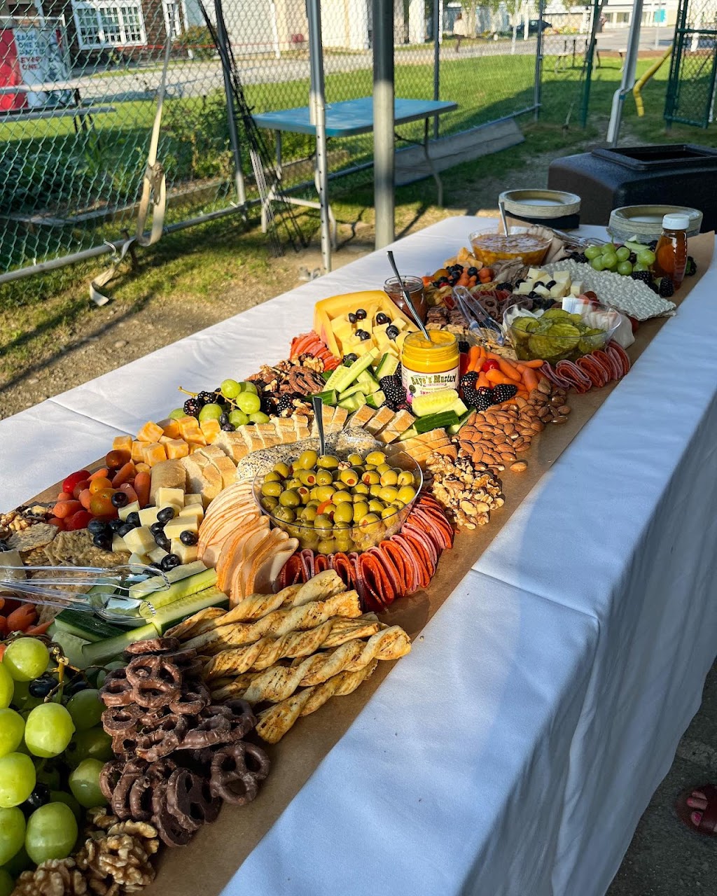 Downtown Charcuterie | meal takeaway | 231 N Main St, Brewer, ME 04412, USA | 2078020983 OR +1 207-802-0983