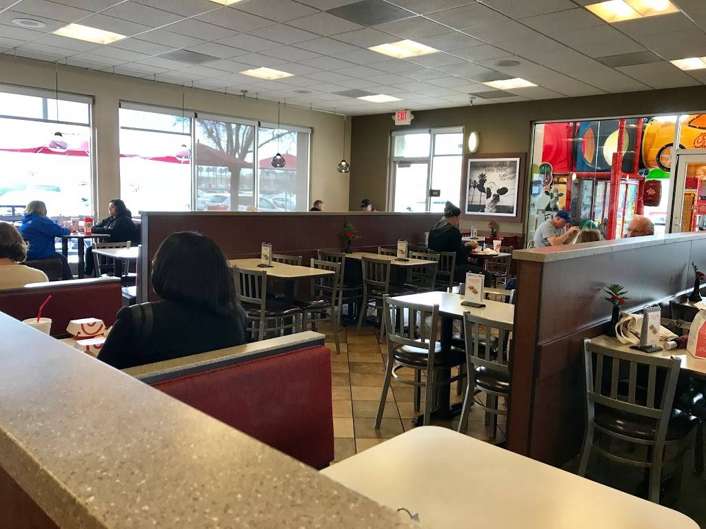 Chick-fil-A | 8040 N Blackstone Ave, Fresno, CA 93720, USA