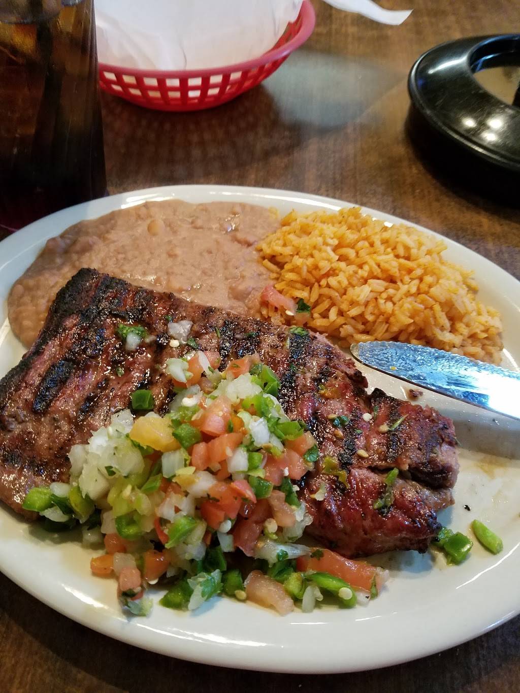 Dos Chiles Grandes Cafe | cafe | 1001 W Wise St, Bowie, TX 76230, USA | 9408724909 OR +1 940-872-4909
