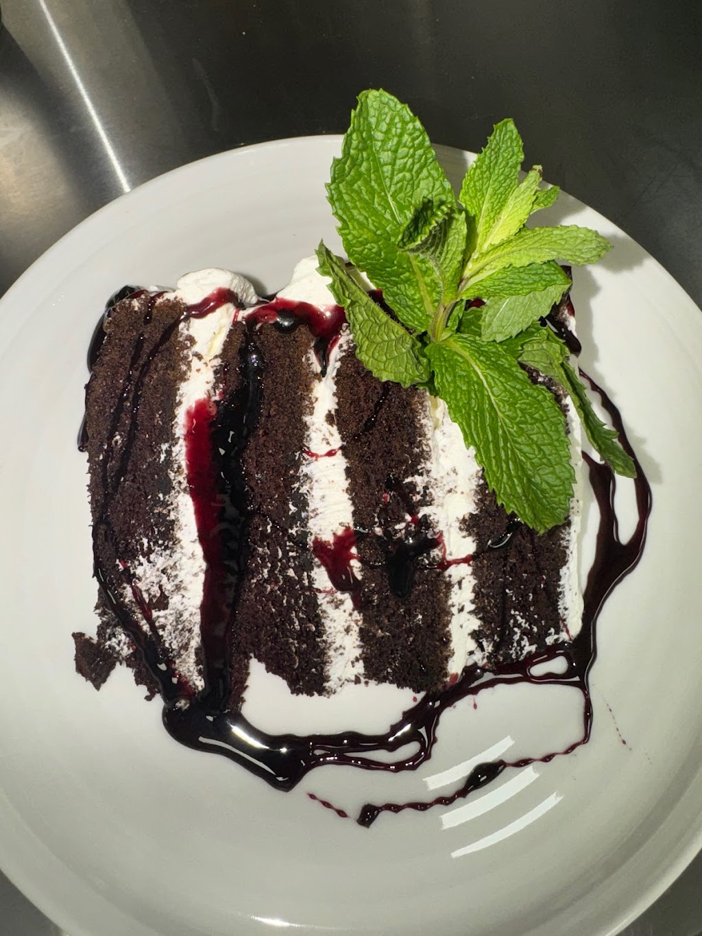 Viola Cucina | restaurant | 296 County Rd, Barrington, RI 02806, USA | 4012524272 OR +1 401-252-4272