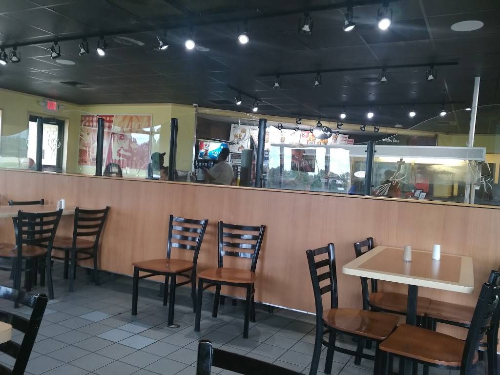 KFC - Restaurant | 225 Pinola Dr, Magee, MS 39111, USA