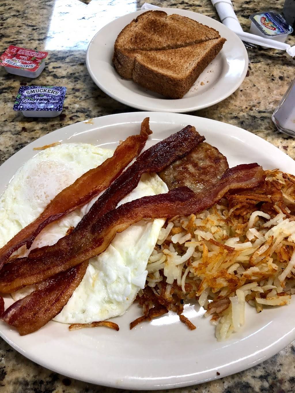 Simos Diner | restaurant | 5004 N Shepherd Dr, Houston, TX 77018, USA | 7136975553 OR +1 713-697-5553
