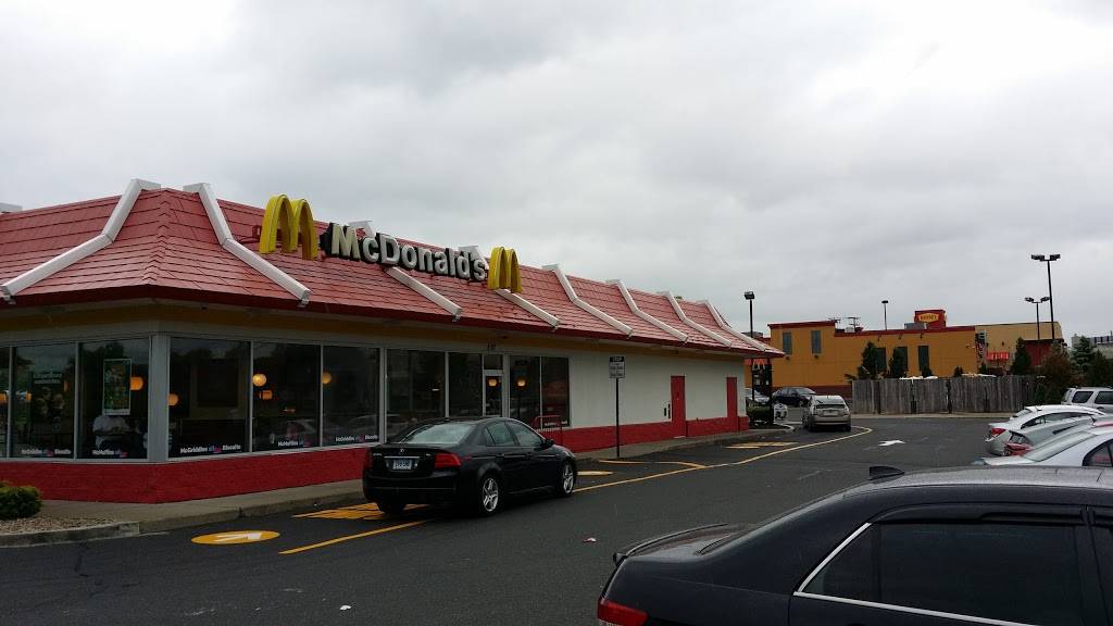 McDonalds | cafe | 507 Flatbush Ave, Hartford, CT 06106, USA | 8609531305 OR +1 860-953-1305