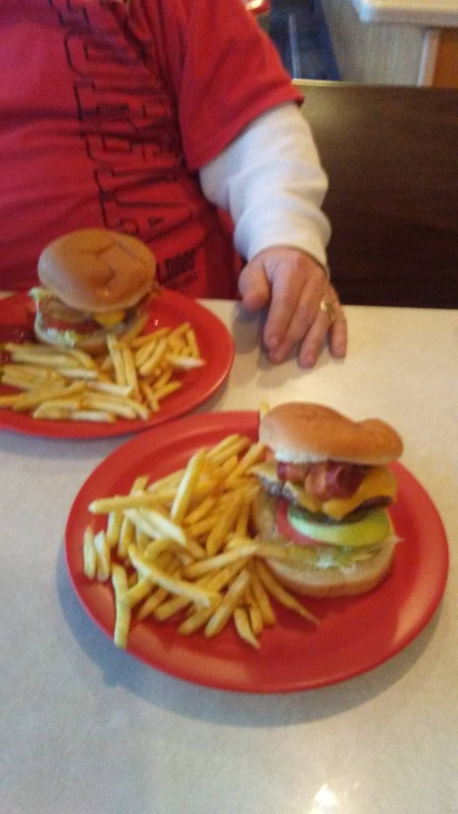 Scotties | restaurant | 3211 Main St, Pikeville, TN 37367, USA | 4234476892 OR +1 423-447-6892