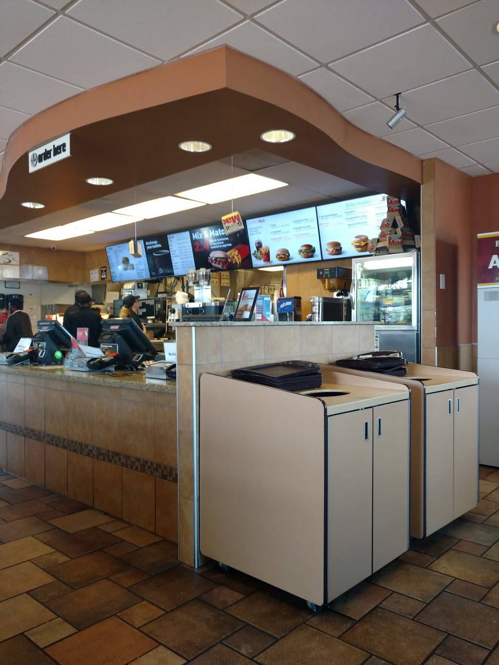 McDonalds | cafe | 3000 N Main St, Hope Mills, NC 28348, USA | 9104255329 OR +1 910-425-5329