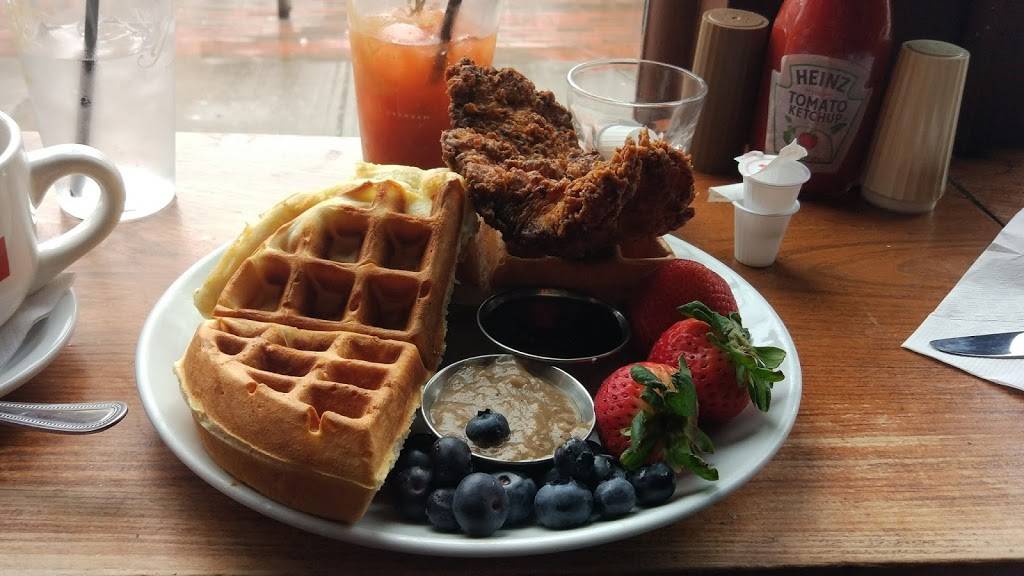 The Colonial | restaurant | 56-58 Court St, Binghamton, NY 13901, USA | 6072387741 OR +1 607-238-7741
