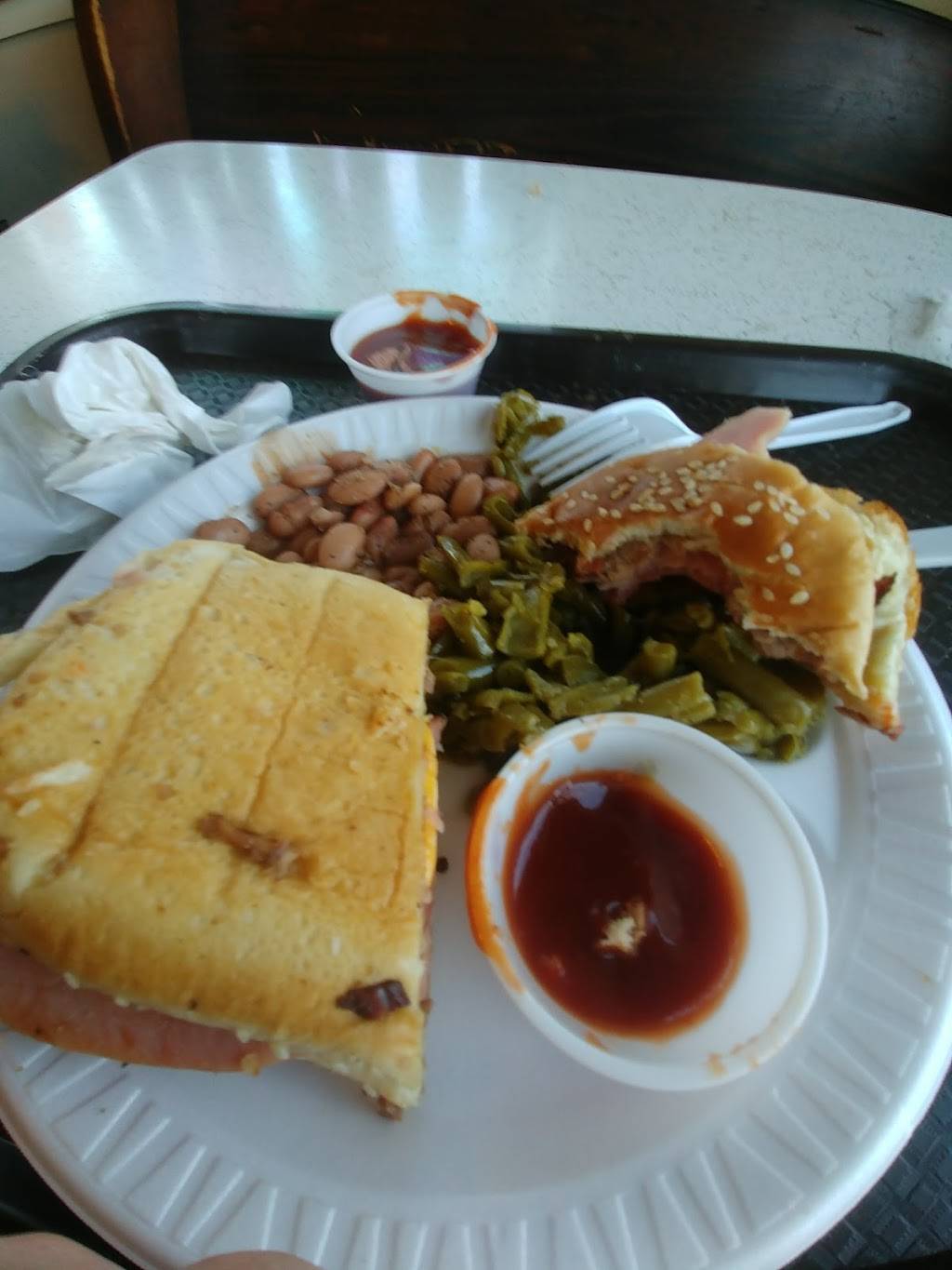 Hickory Bar-B-Que | restaurant | 208 E Sam Rayburn Dr, Bonham, TX 75418, USA | 9035833081 OR +1 903-583-3081