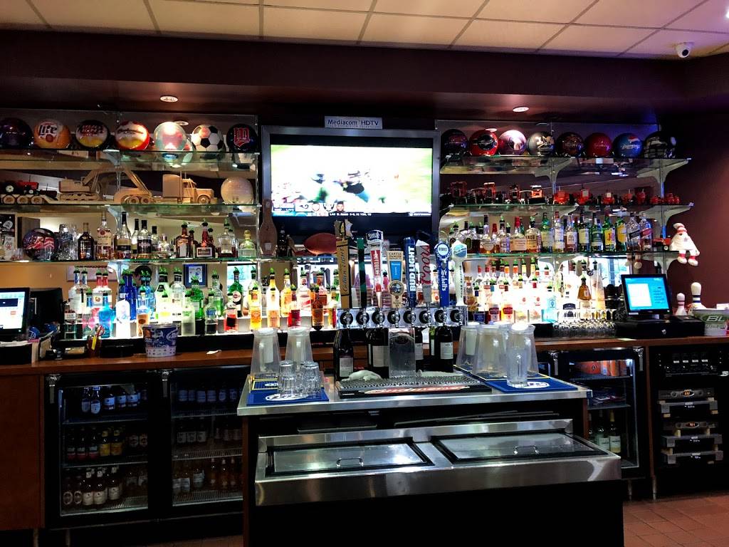 Squeakys Grill & Bar | restaurant | 1150 MN-7, Hutchinson, MN 55350, USA | 3205872352 OR +1 320-587-2352
