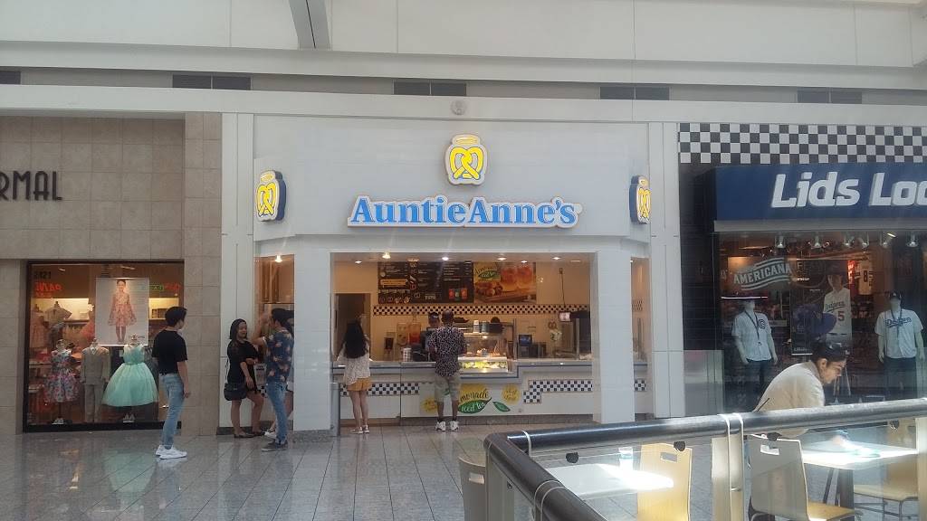 Auntie Annes Pretzels | restaurant | 1300 W Sunset Rd, Henderson, NV 89014, USA | 7024355606 OR +1 702-435-5606