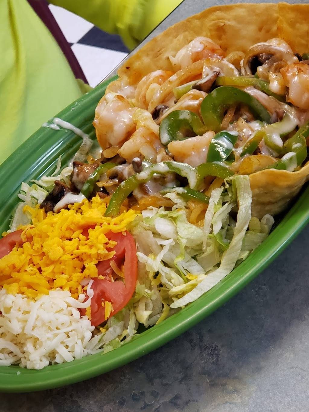 Serranos A Family Mexican Restaurant | restaurant | 114 W Jefferson St, Clinton, MO 64735, USA | 6603831730 OR +1 660-383-1730