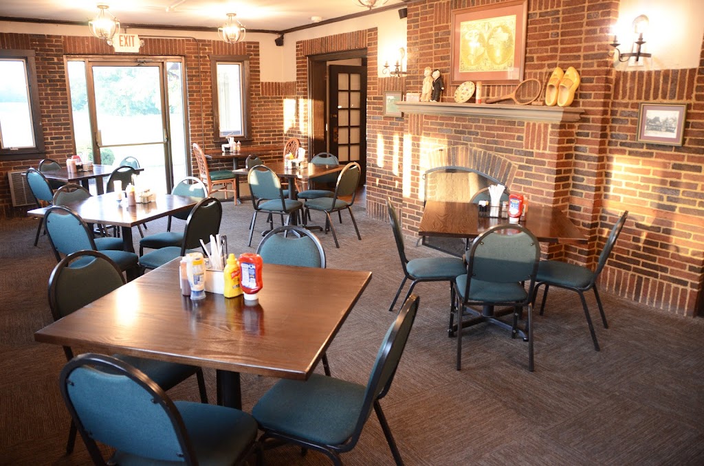 Maggies Grill | restaurant | 413 E New St, Attica, IN 47918, USA | 7657645045 OR +1 765-764-5045