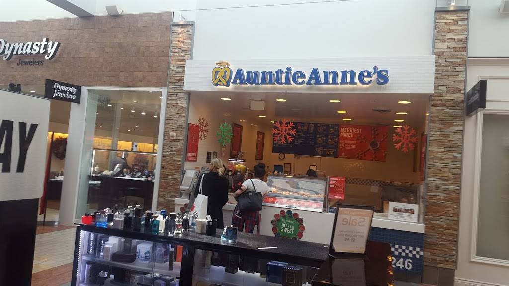 Auntie Annes | cafe | 925 Blossom Hill Rd Suite 2005, San Jose, CA 95123, USA | 4085785188 OR +1 408-578-5188
