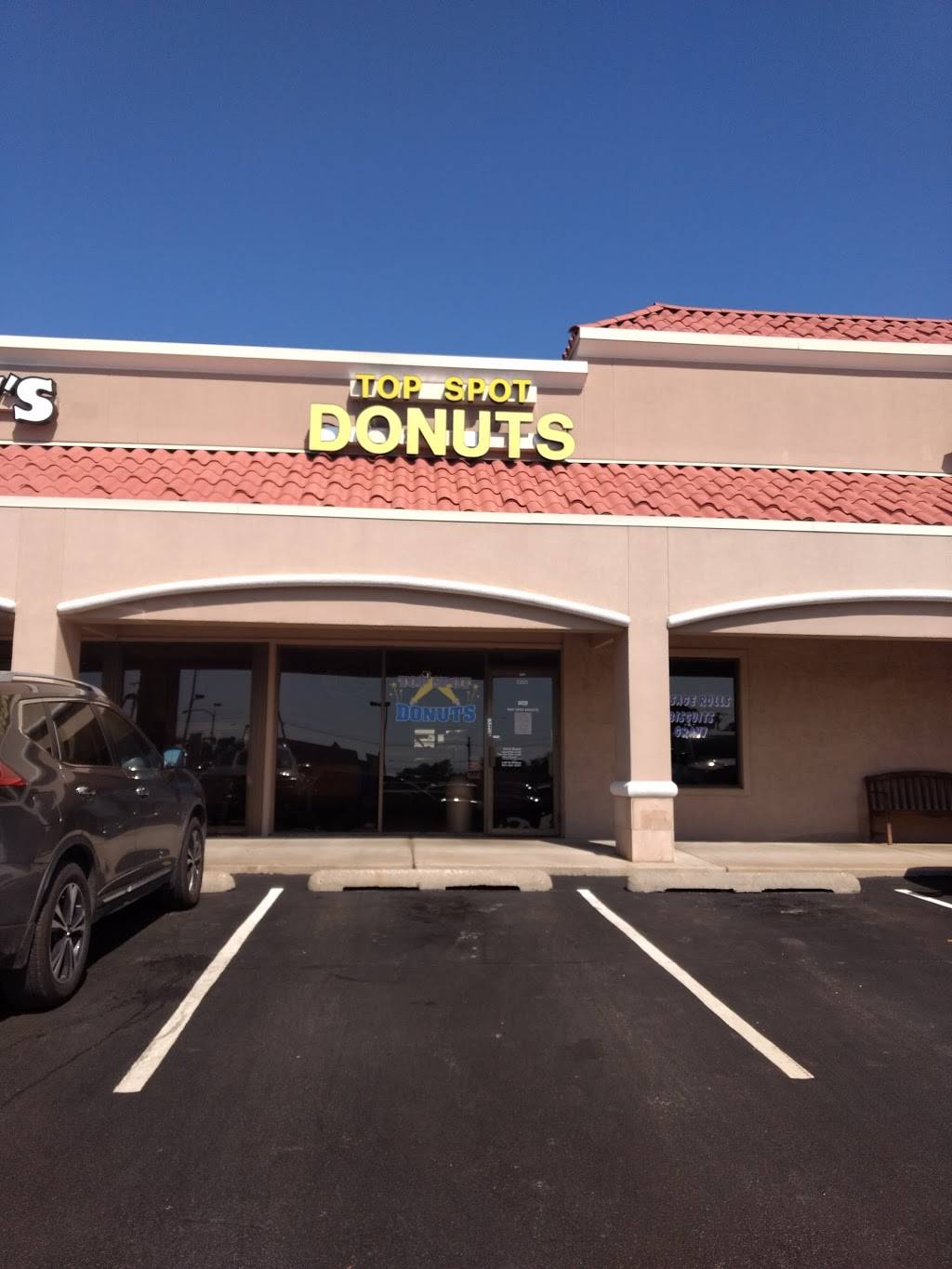 Top Spot Donuts | bakery | 1005 N Elm Pl, Broken Arrow, OK 74012, USA | 9182515557 OR +1 918-251-5557