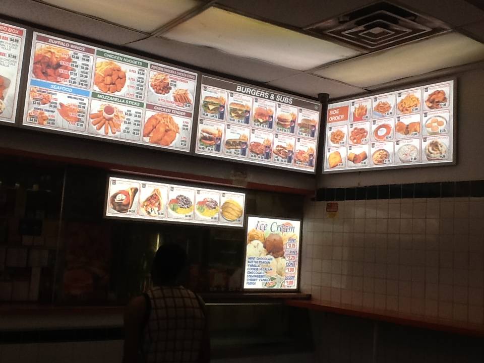 Goldys Fried Chicken | restaurant | 2660, 670 Bergen Ave, Jersey City, NJ 07304, USA | 2014358878 OR +1 201-435-8878