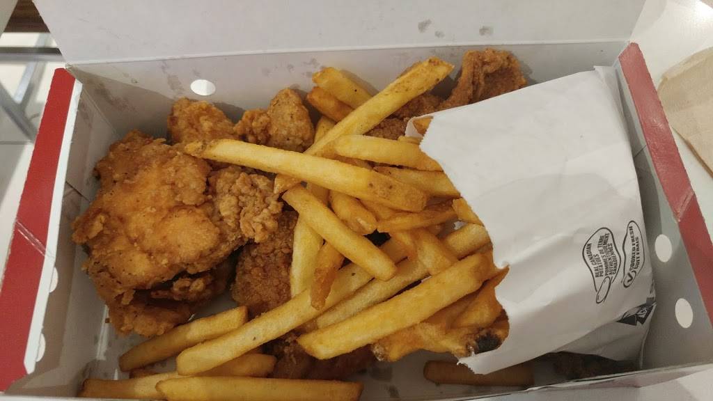 KFC | meal delivery | 300 Borough Dr, Scarborough, ON M1P 4P5, Canada | 4162960045 OR +1 416-296-0045