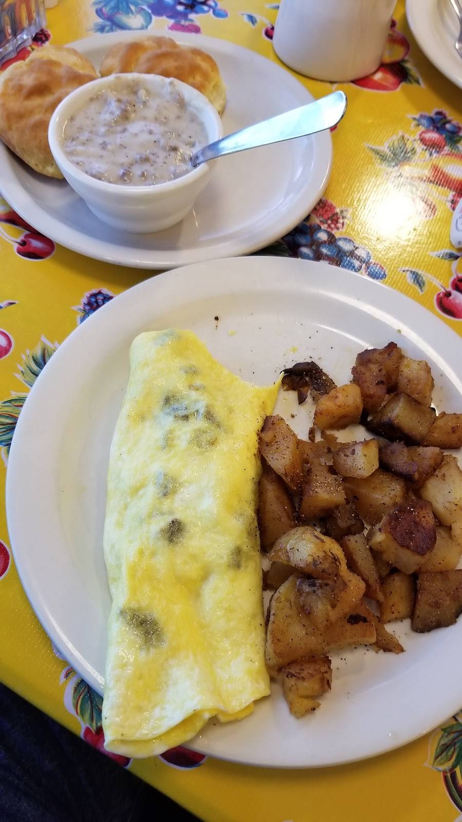 West Street Diner | restaurant | 2076 West St, Germantown, TN 38138, USA | 9017572191 OR +1 901-757-2191