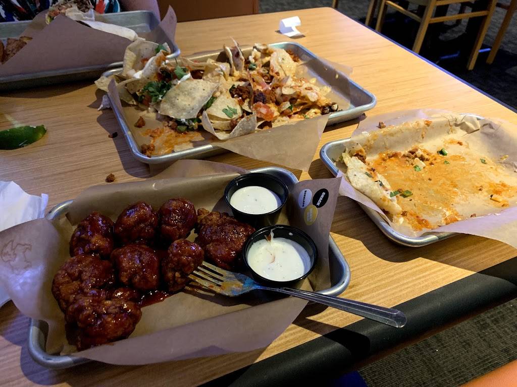 Buffalo Wild Wings | meal takeaway | 3072 N Eastman Rd, Longview, TX 75605, USA | 9036633151 OR +1 903-663-3151