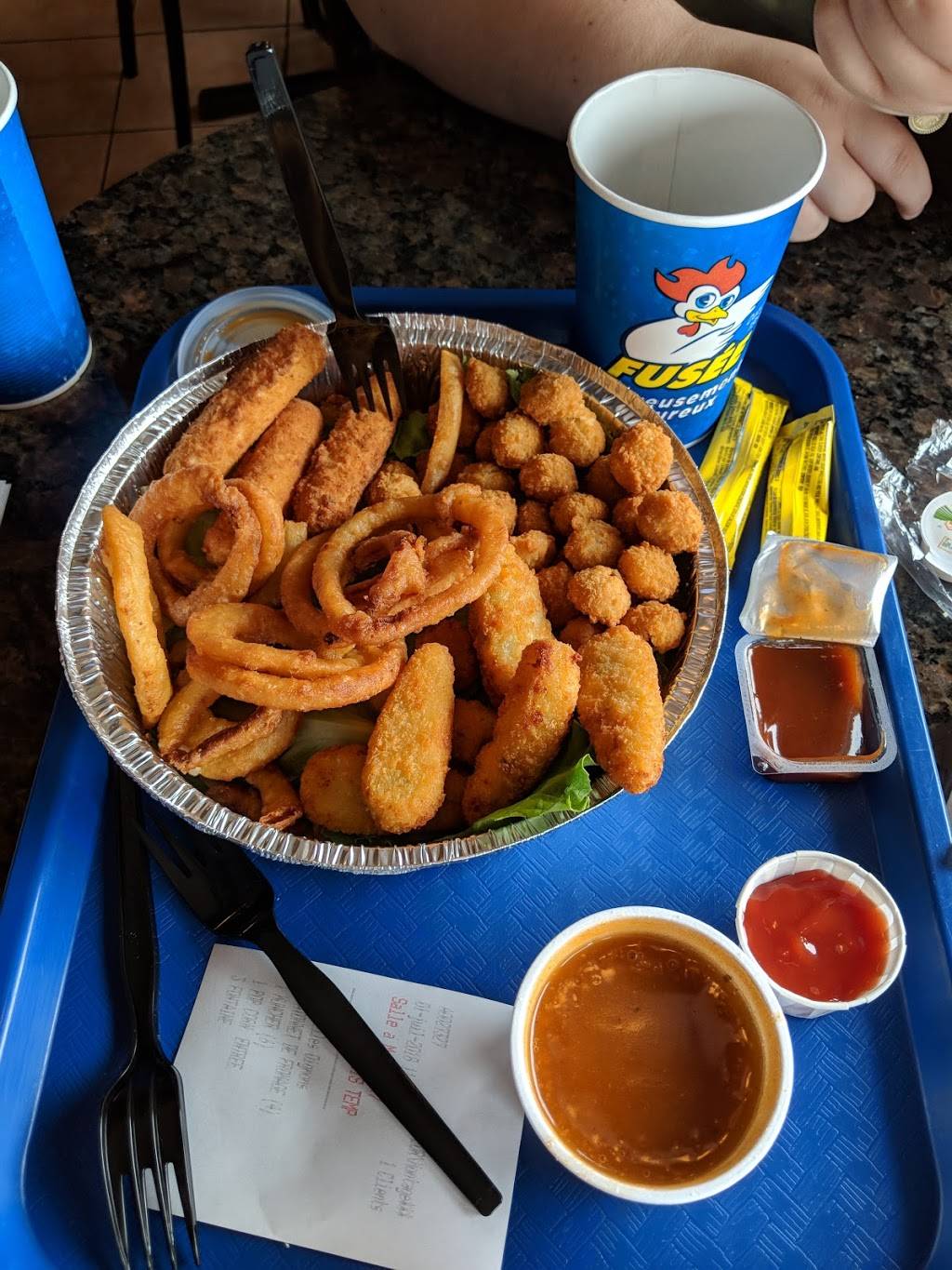 Rôtisserie Fusée | meal delivery | 4785 Boulevard Guillaume-Couture, Lévis, QC G6W 1H4, Canada | 4188331111 OR +1 418-833-1111
