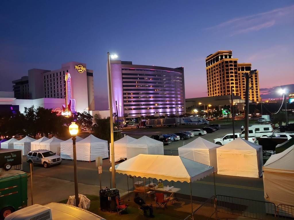 Sal & Mookies | restaurant | 110 Lameuse St, Biloxi, MS 39530, USA | 2282079697 OR +1 228-207-9697