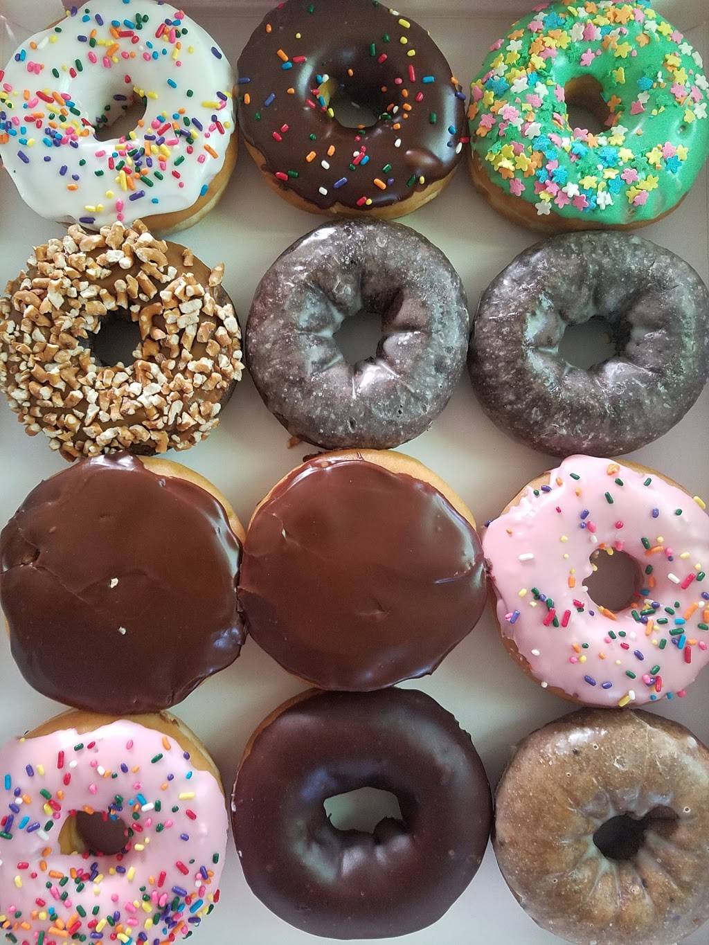 Dunkin | bakery | 670 Brandon Ave SW, Roanoke, VA 24015, USA | 5409853113 OR +1 540-985-3113