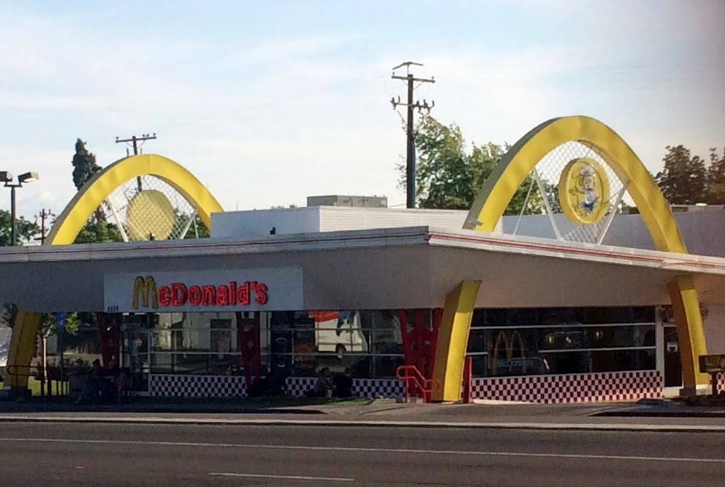 McDonald's - Cafe | 1248 N Blackstone Ave, Fresno, CA 93703, USA