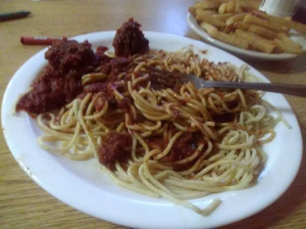Dicks Restaurant | restaurant | 54 Main St, Mexico, ME 04257, USA | 2073642960 OR +1 207-364-2960