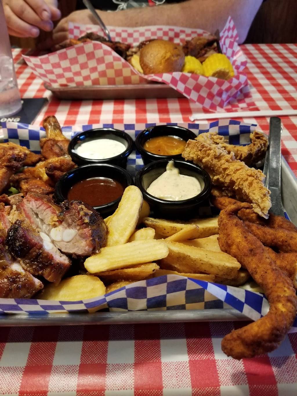 Famous Daves Bar-B-Que | restaurant | 1110 E Kimberly Rd, Davenport, IA 52807, USA | 5633888555 OR +1 563-388-8555