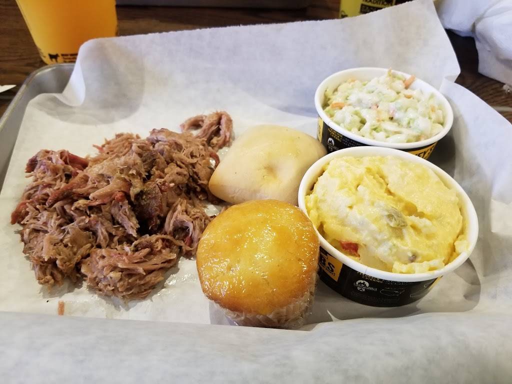 Dickeys Barbecue Pit | restaurant | 8 W Main St, Alhambra, CA 91801, USA | 6263819797 OR +1 626-381-9797