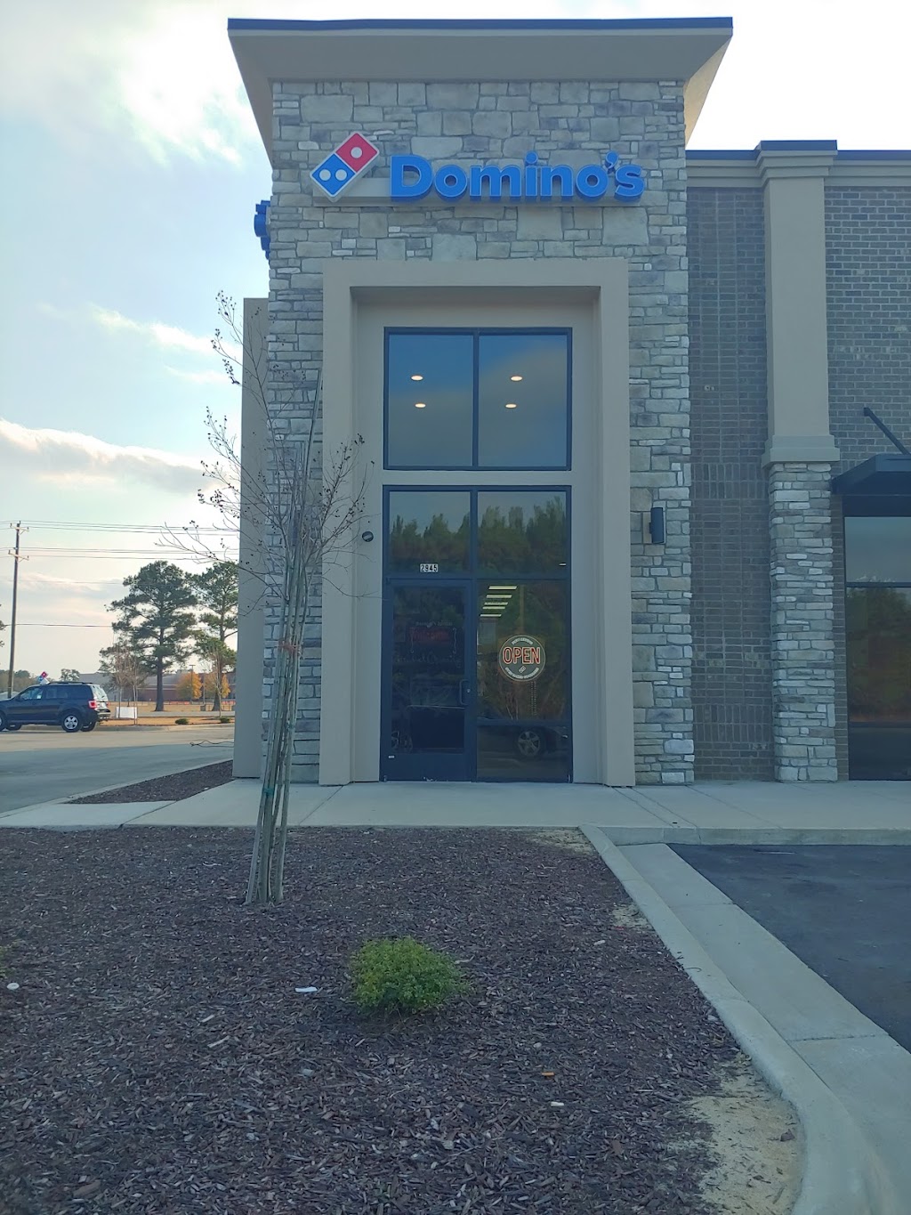 Dominos Pizza | restaurant | 2951 Town Center Dr, Hope Mills, NC 28348, USA